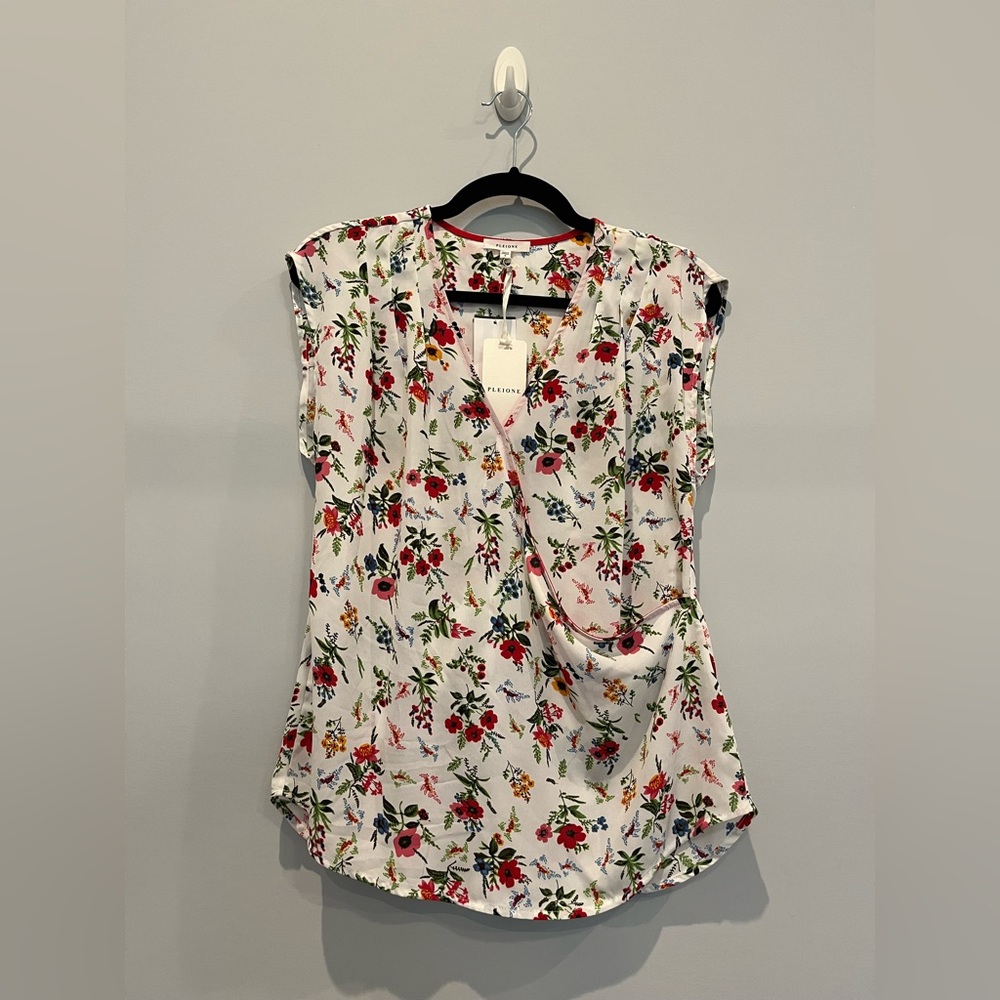 NWT Pleione blouse with floral print, size small